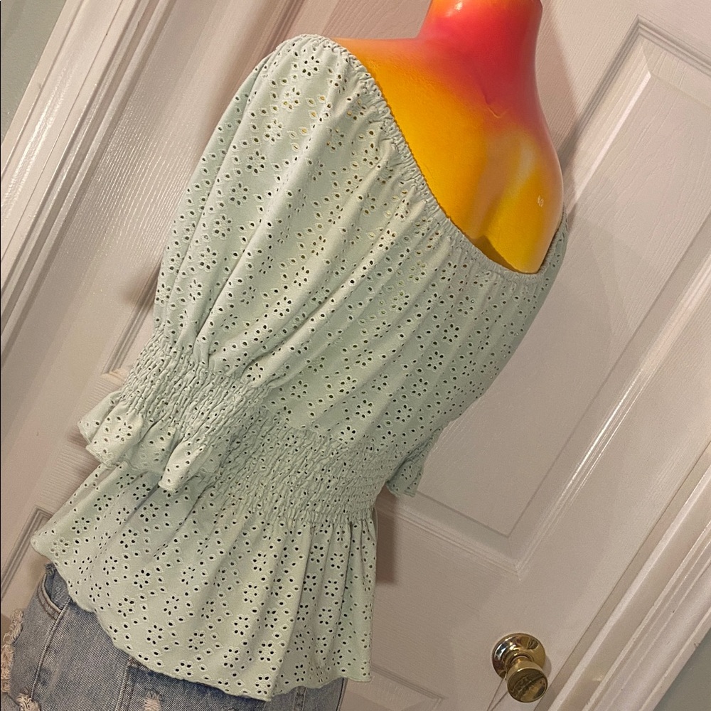 URBAN Romantics Eyelet Smocked Blouse - Mint Green - Picture 6 of 9